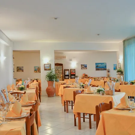 La Luna Отель 3*