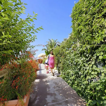 La Luna Отель 3*