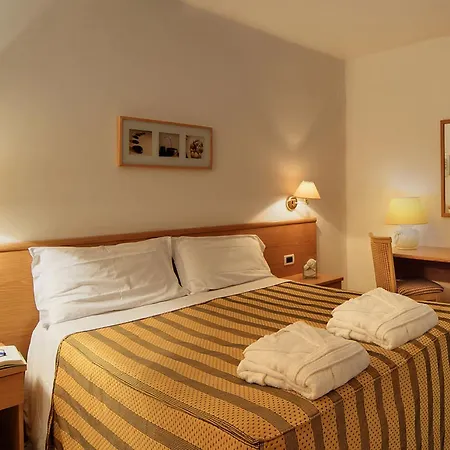 Hotel La Luna 3*