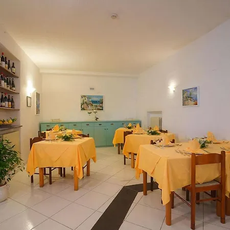 La Luna Hotel 3*
