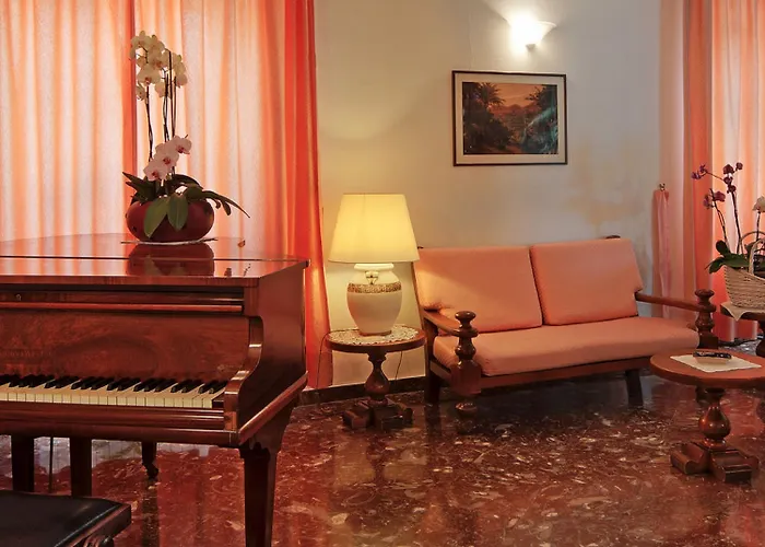 Отель La Luna 3*