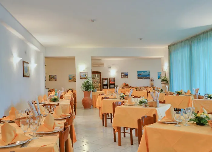 La Luna Отель 3*