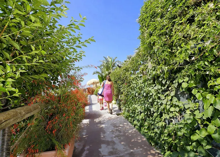 La Luna Отель 3*