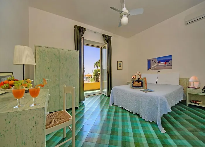 Отель La Luna 3*